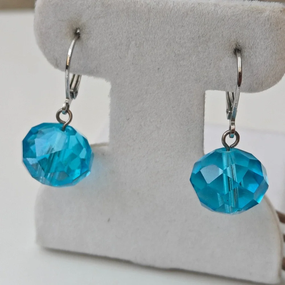 Aqua Blue Faceted Glass Round Bead Leverback Drop Dangle Earrings Silver Tone